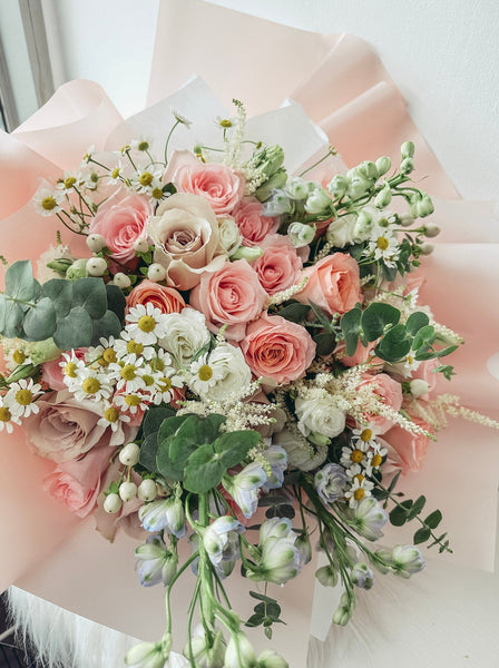 Kaia- 16 stalks pastel roses bouquet