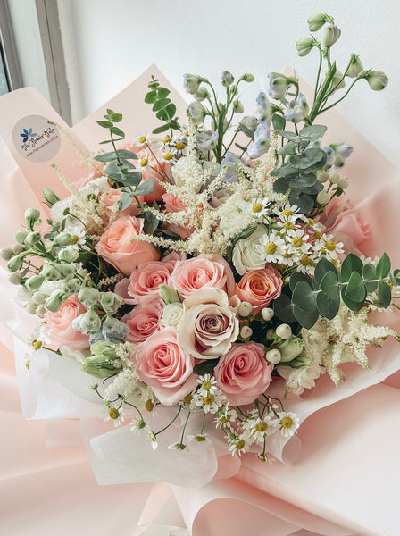 Kaia- 16 stalks pastel roses bouquet