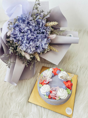 Valentine Mini Earl Grey Ice Cream Cake + Preserved Roses Bundle